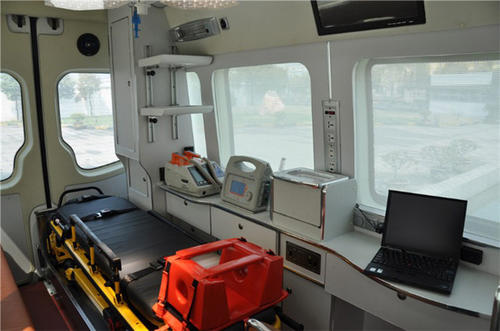 封开县救护车内部